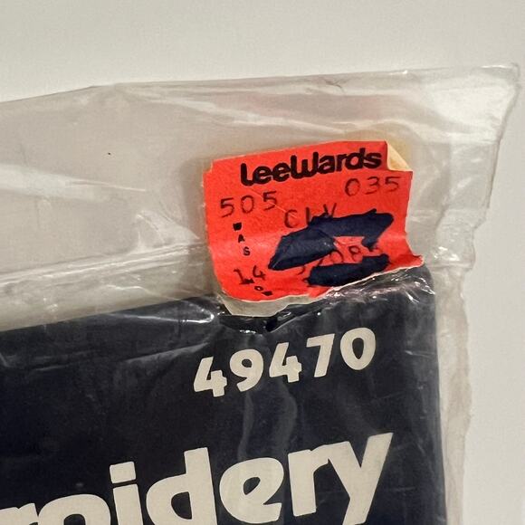 Bucilla Friendship Tree Welcome Friends Counted Bead Embroidery Kit - Picture 6 of 11